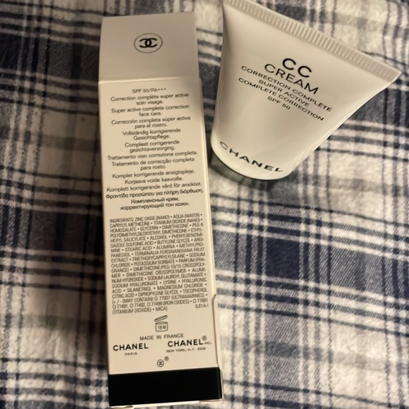 Chanel CC Cream SPF 50 - 50 Beige - Picture 4 of 4